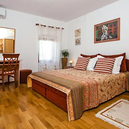 Apartment Main Street Carera Rovinj Exterior photo